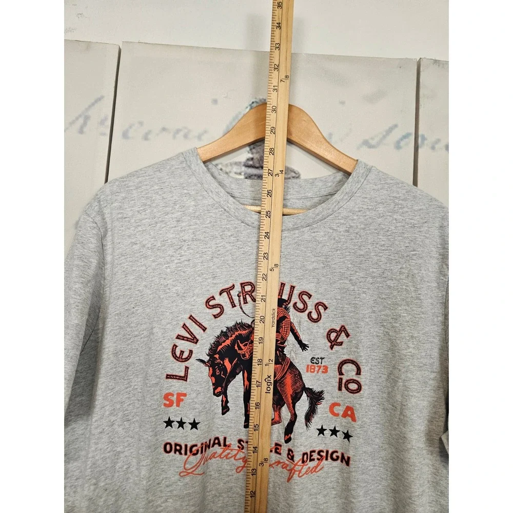Levi's T-Shirt XL Gray Graphic Bucking Bronco Cowboy Western Americana Cotton